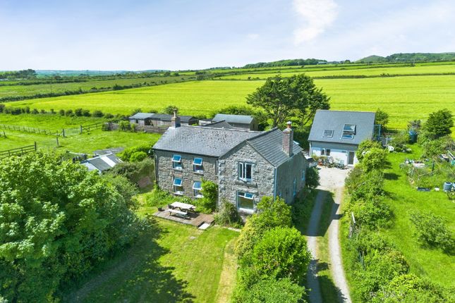 6 bed property, in Tregassack Road, £850,000