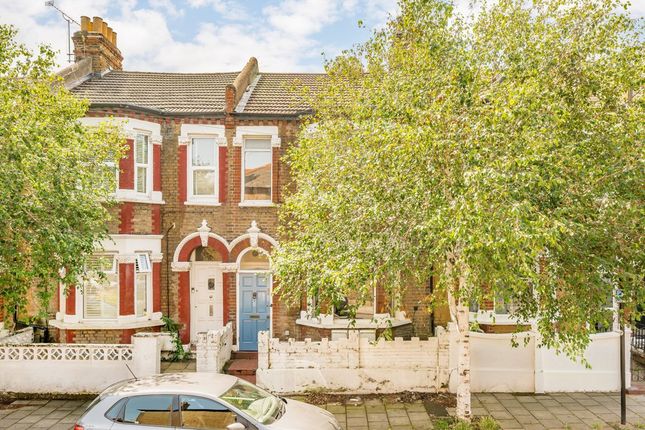 4 bed property, in Hubert Grove, £899,950