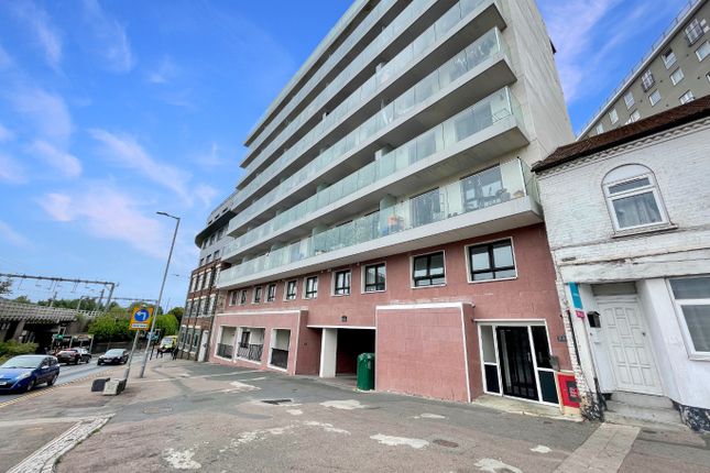 1 bed property, in Midland Apartments, £160,000