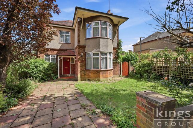 3 bed property, in Albury Walk, £650,000