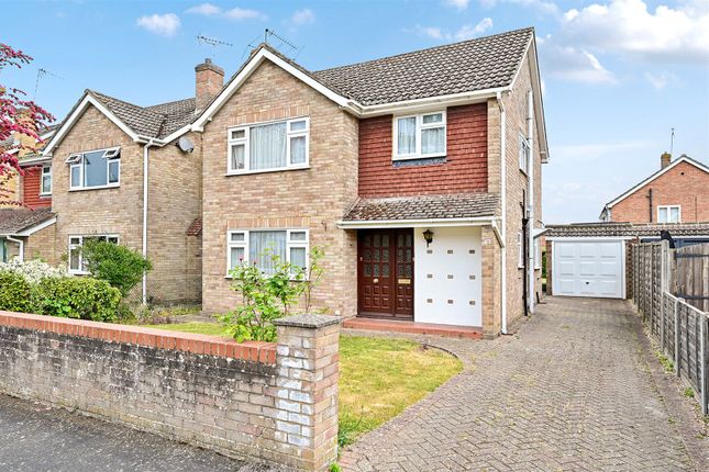 3 bed property, in Lucas Close, £500,000