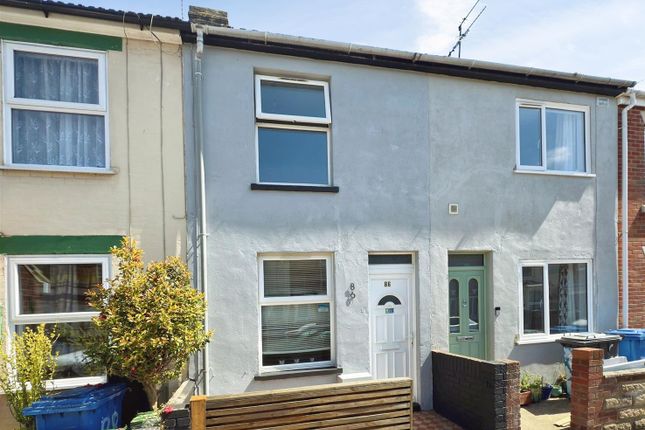 2 bed property, in Cambridge Road, £135,000