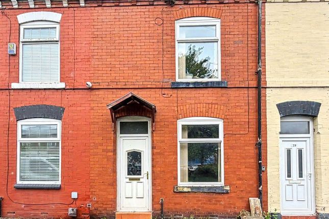 2 bed property, in 21 Bardsley Street, £40,000