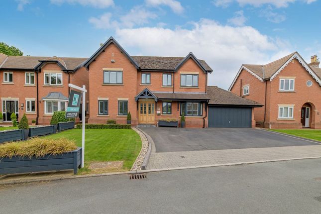 4 bed property, in Ashberry Drive, £675,000