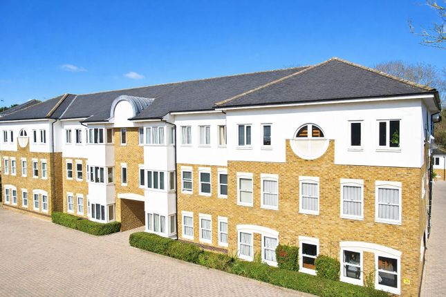 2 bed property, in Nightingale Court, £259,995