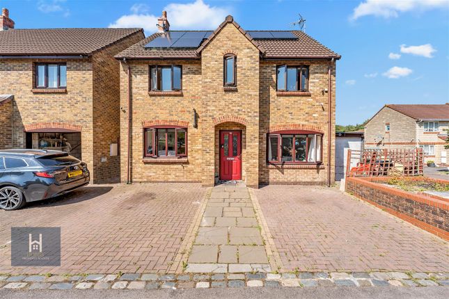 4 bed property, in Lark Rise, £450,000