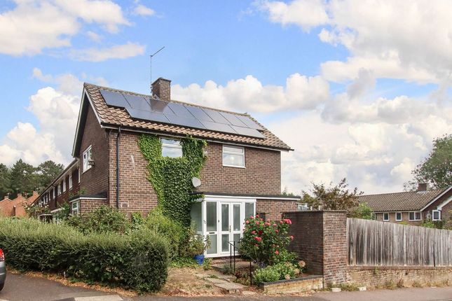 2 bed property, in Pescot Hill, £360,000