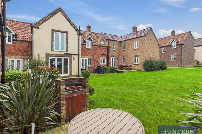 2 bed property, in Trinity Way, £135,000