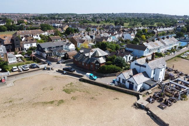 4 bed property, in 1 Neptune Gap, £975,000