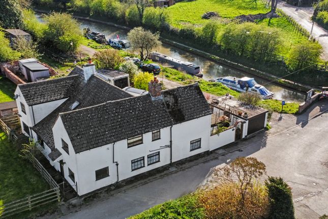 3 bed property, in The Locks, £340,000