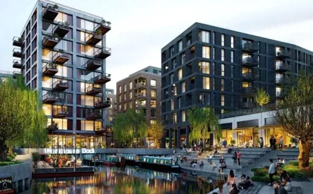 1 bed property, in Brentford TW8, £435,000