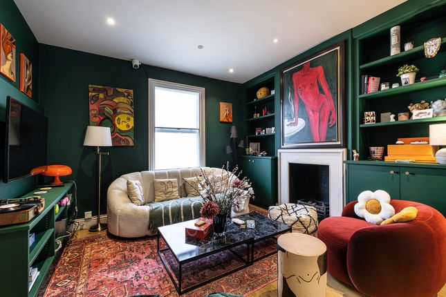 3 bed property, in Wandsworth Road, £1,000,000