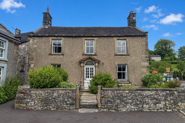 3 bed property, in Market Place, £315,000