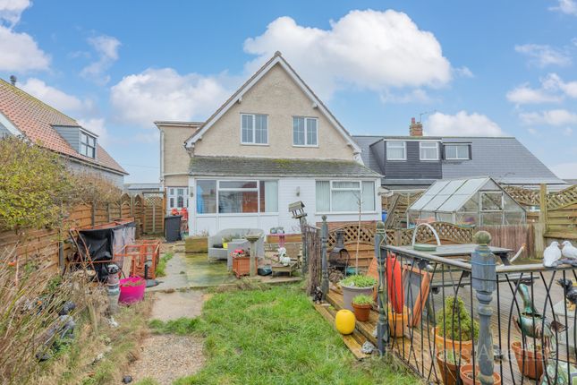 3 bed property, in California Avenue, £270,000