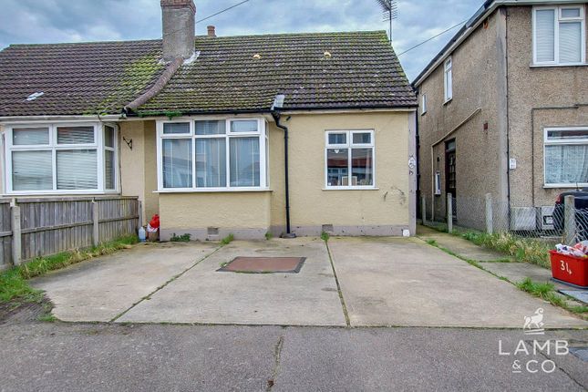 2 bed property, in Beaumont Avenue, £180,000