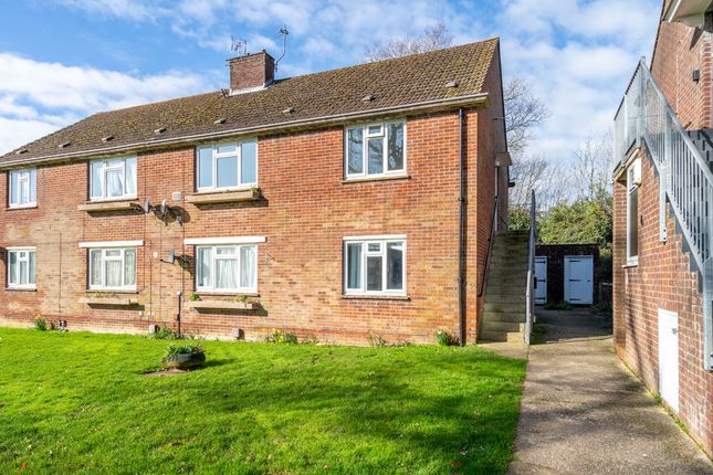 2 bed property, in Newlands Lane, £215,000