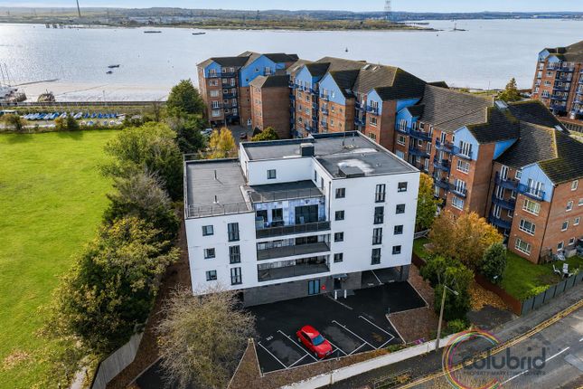 1 bed property, in Athenaeum Apartments, £230,000