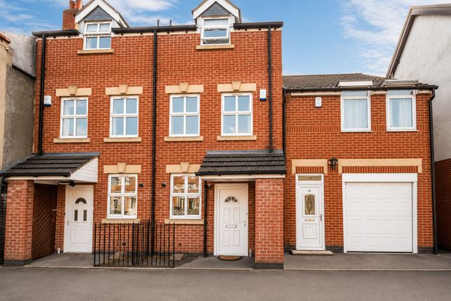 4 bed property, in Latimer Street, £250,000