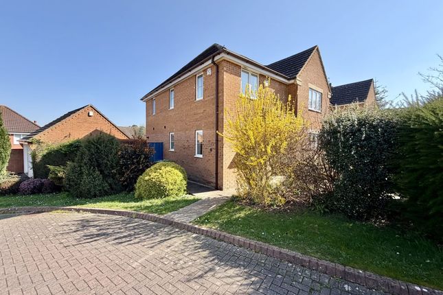 4 bed property, in Poplar Drive, £400,000