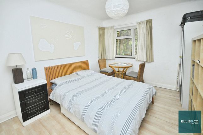 4 bed property, in Abercorn Road, £775,000