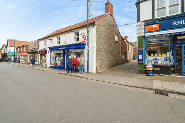 2 bed property, in High Street, £149,950