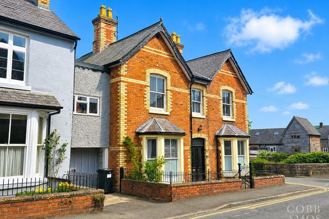5 bed property, in West Street, £375,000