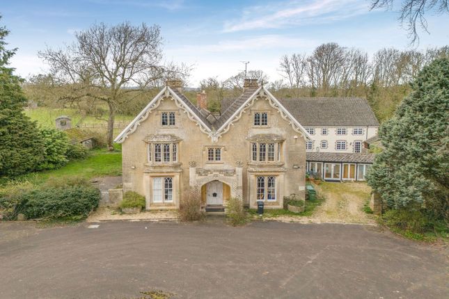 34 bed property, in Breadstone, £810,000