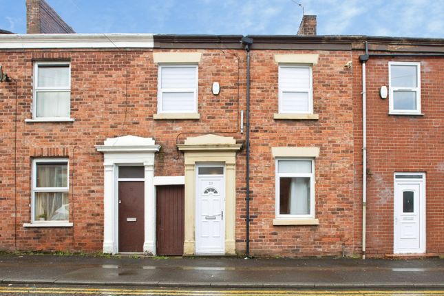 4 bed property, in Ashton Street, £160,000