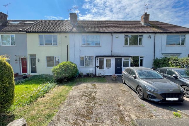 2 bed property, in Dynes Road, £400,000