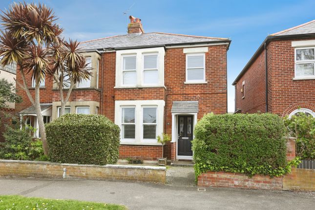 3 bed property, in Bay Road, £425,000