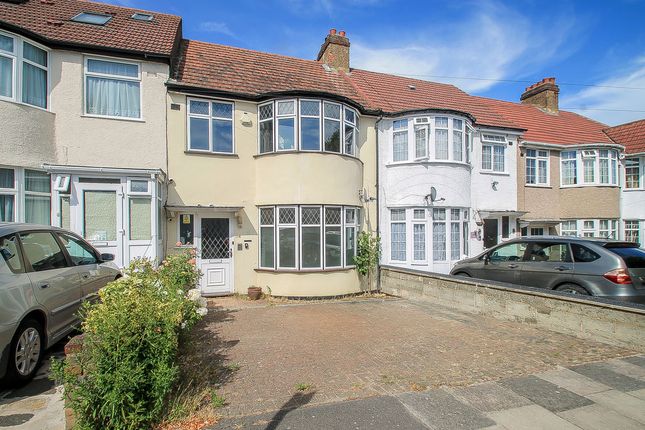 3 bed property, in Eastcote Avenue, £550,000