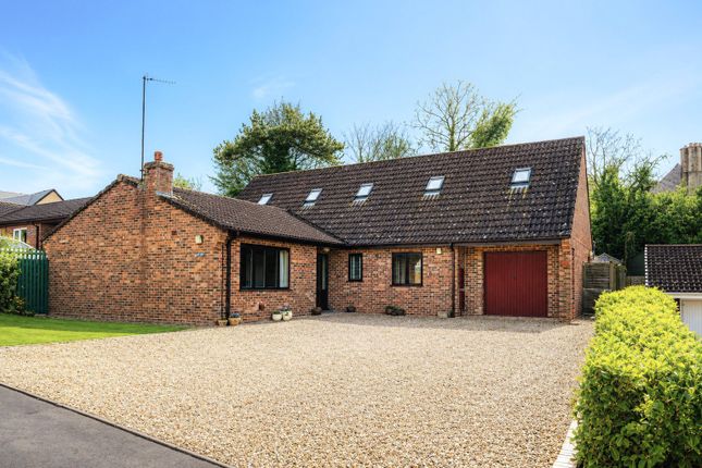 6 bed property, in Leigh Close, £575,000