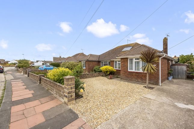 2 bed property, in Wiston Close, £400,000