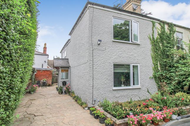 2 bed property, in Freiston Road, £120,000