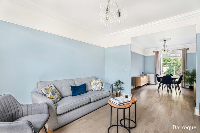 3 bed property, in Victoria Road, £725,000