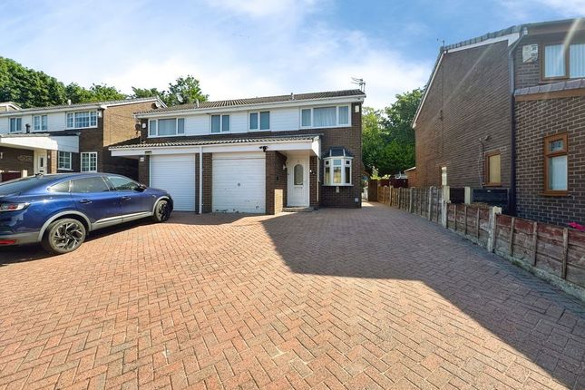 3 bed property, in Meadowcroft, £250,000