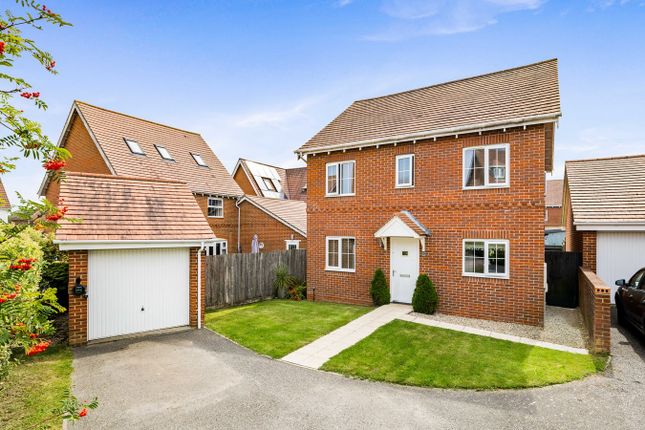 4 bed property, in Trunley Way, £410,000