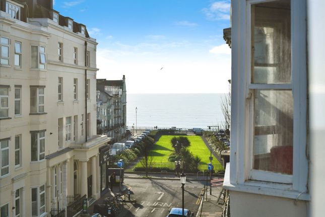 1 bed property, in Devonshire Place, £200,000