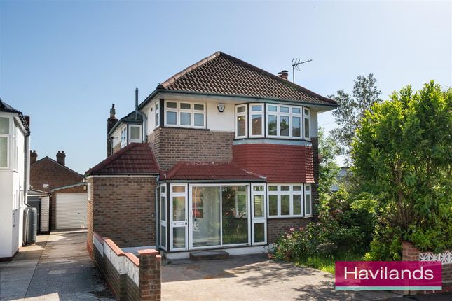 3 bed property, in Farmleigh, £799,000