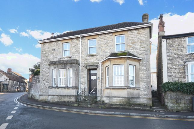 3 bed property, in High Street, £400,000