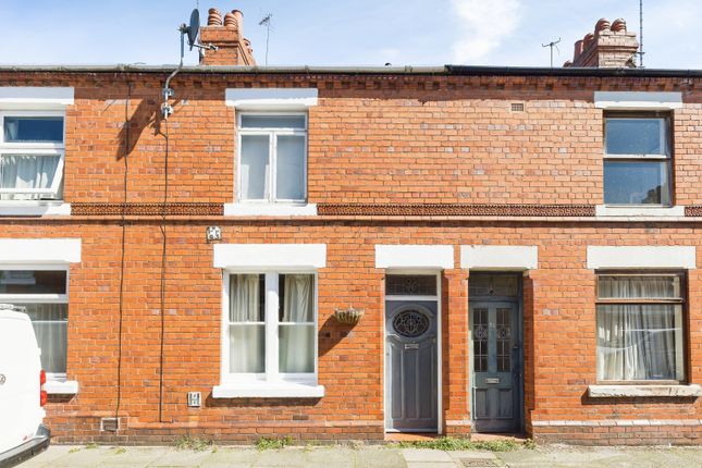 2 bed property, in William Street, £280,000