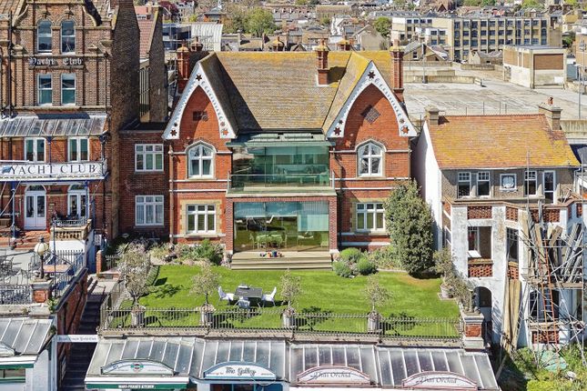 6 bed property, in Cliff Street, £1,250,000