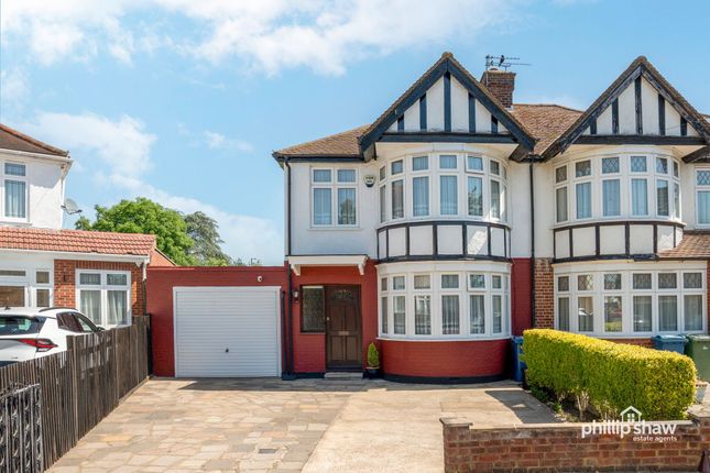 3 bed property, in Alicia Gardens, £685,000