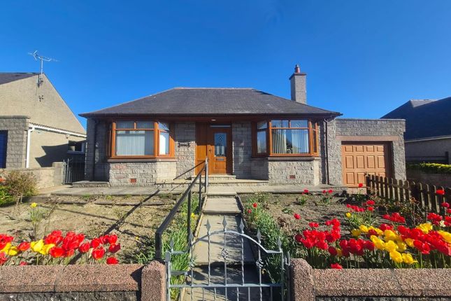 2 bed property, in Lyndale, £150,000