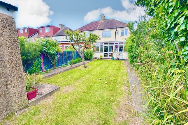 3 bed property, in Princes Avenue, £600,000