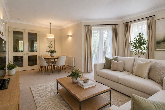 2 bed property, in Park Hill Road, £280,000