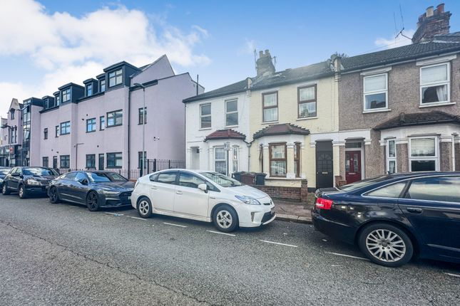 1 bed property, in Park Avenue, £150,000