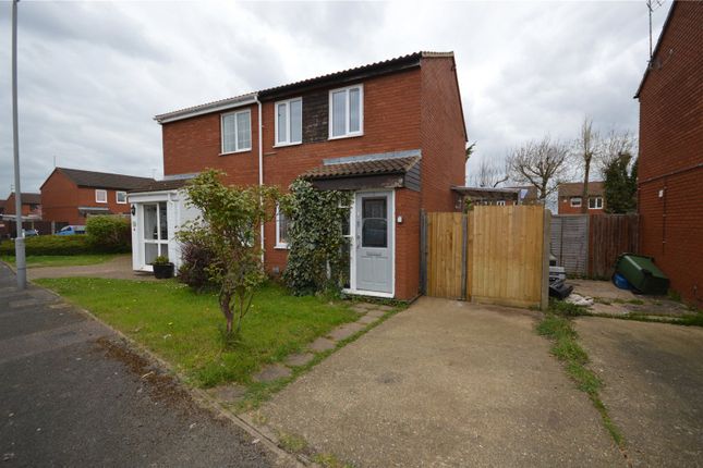 2 bed property, in Sparrow Close, £275,000