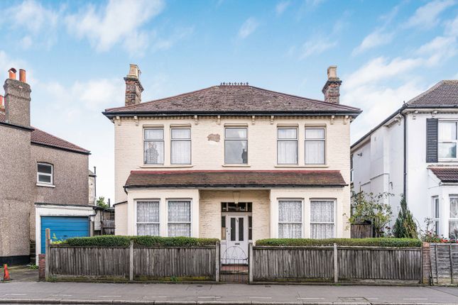 5 bed property, in Northcote Road, £725,000