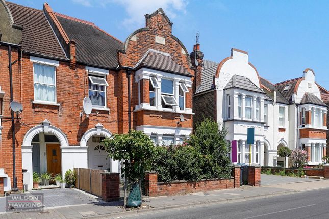 3 bed property, in Hindes Road, £395,000